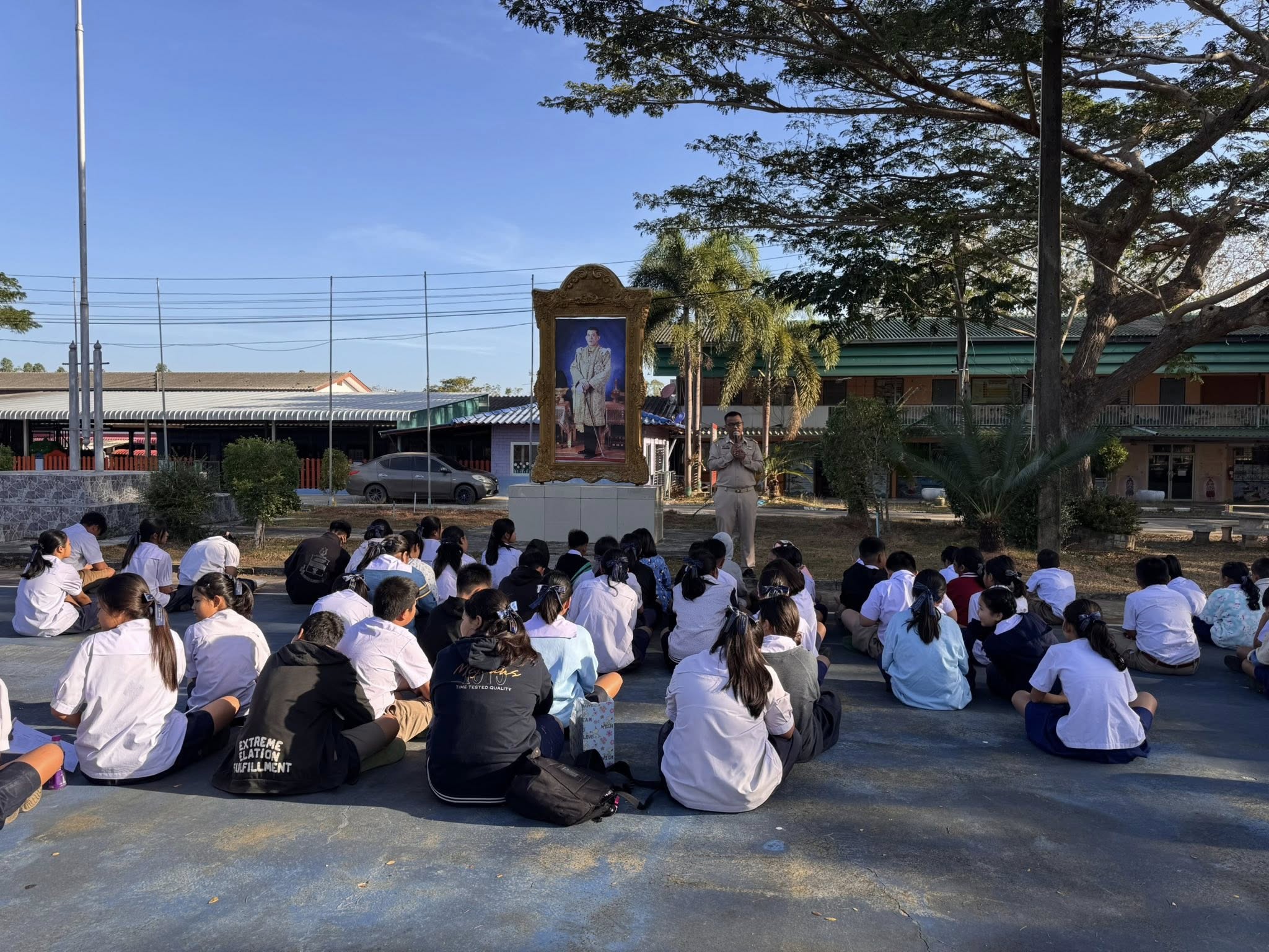 ต้อนรับปีใหม่และให้โอวาทแก่นักเรียน